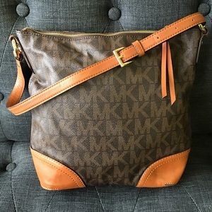 MICHAEL KORS Fallon Medium Logo Jacquard Messenger Bag Brown